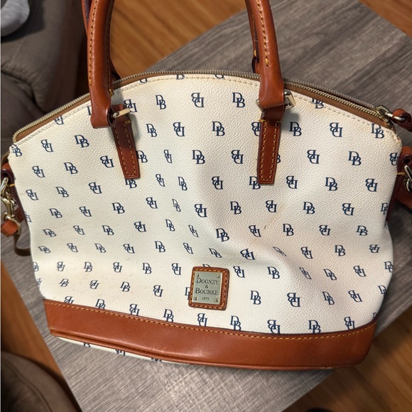 Dooney & Bourke Cream and Tan Shoulder Bag - Picture 2 of 8